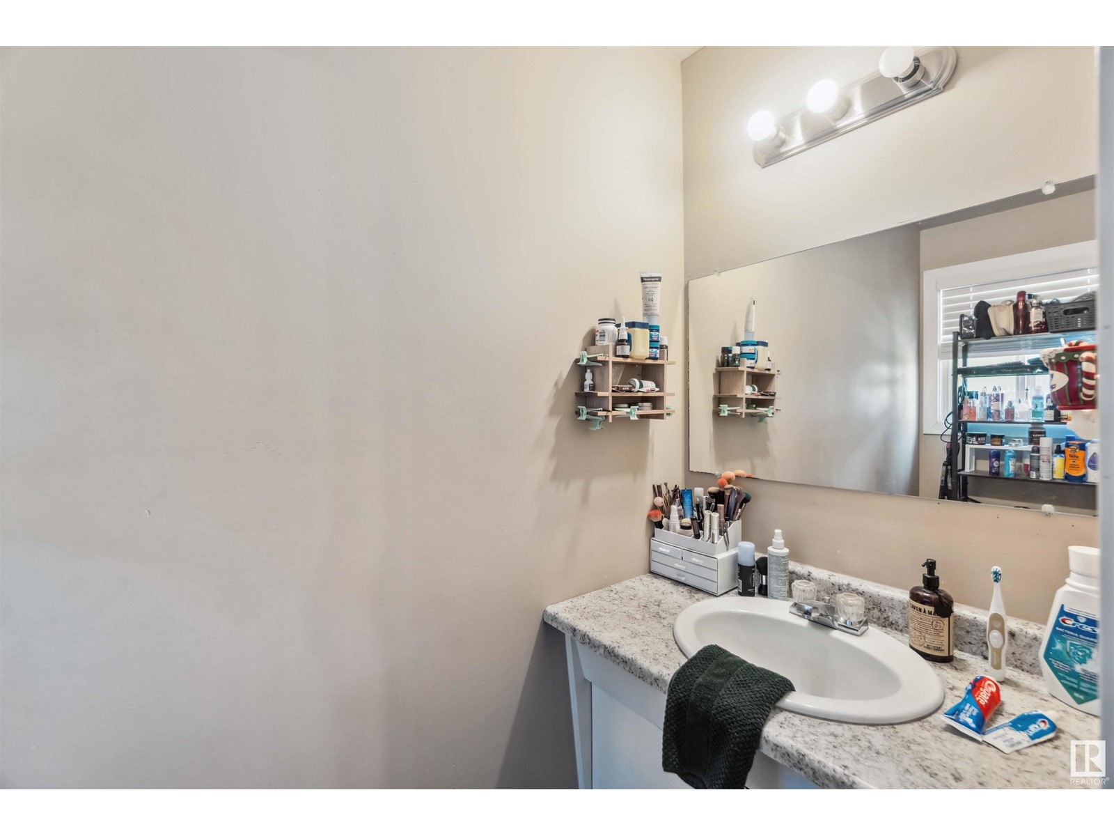 Photo 33 of 5116 59 St, Redwater AB