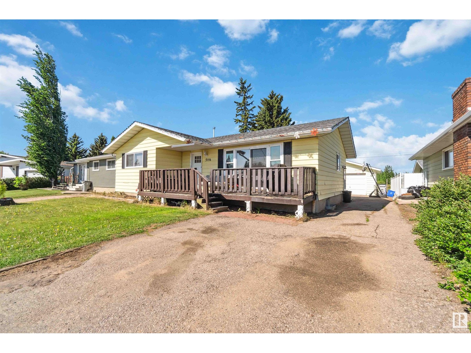 Photo 4 of 5116 59 St, Redwater AB