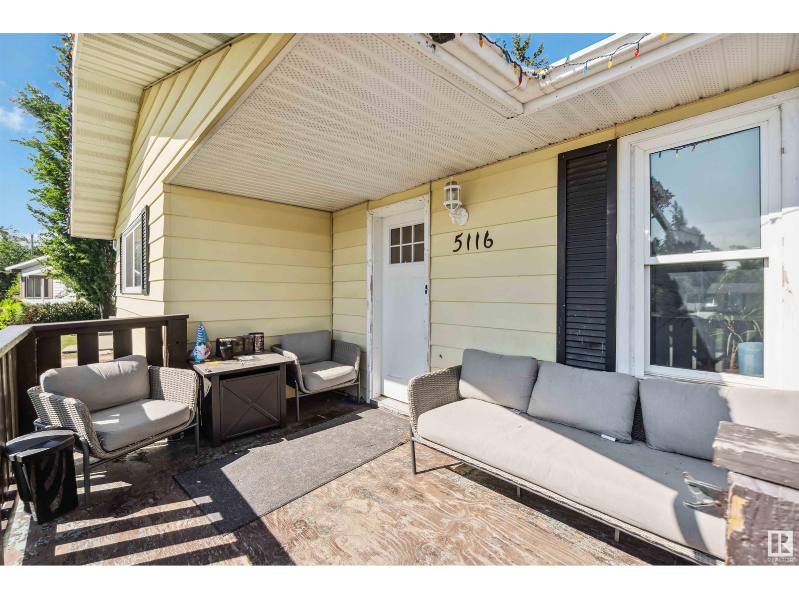 Photo 5 of 5116 59 St, Redwater AB