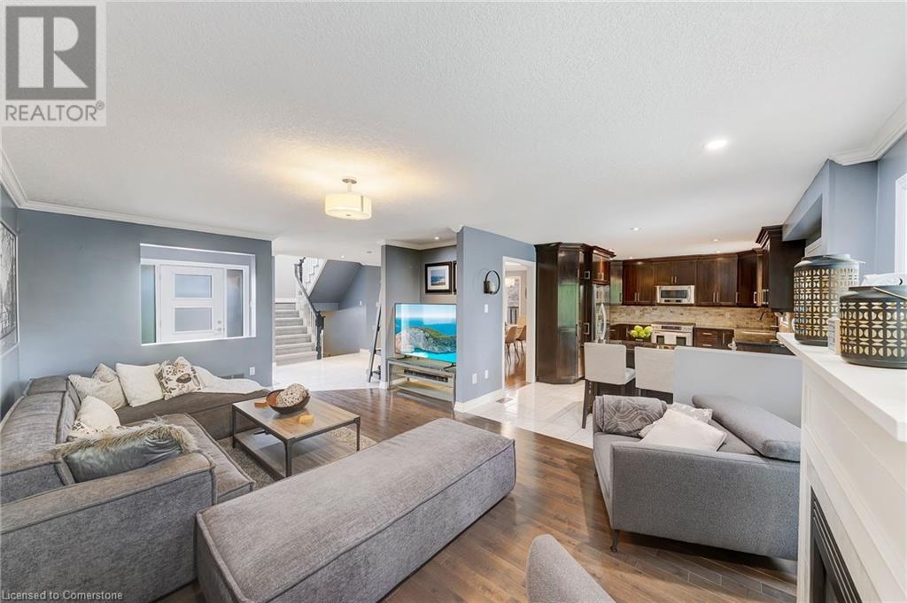 Photo 10 of 786 Upper Horning Road, Hamilton ON