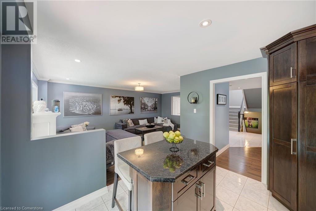 Photo 11 of 786 Upper Horning Road, Hamilton ON
