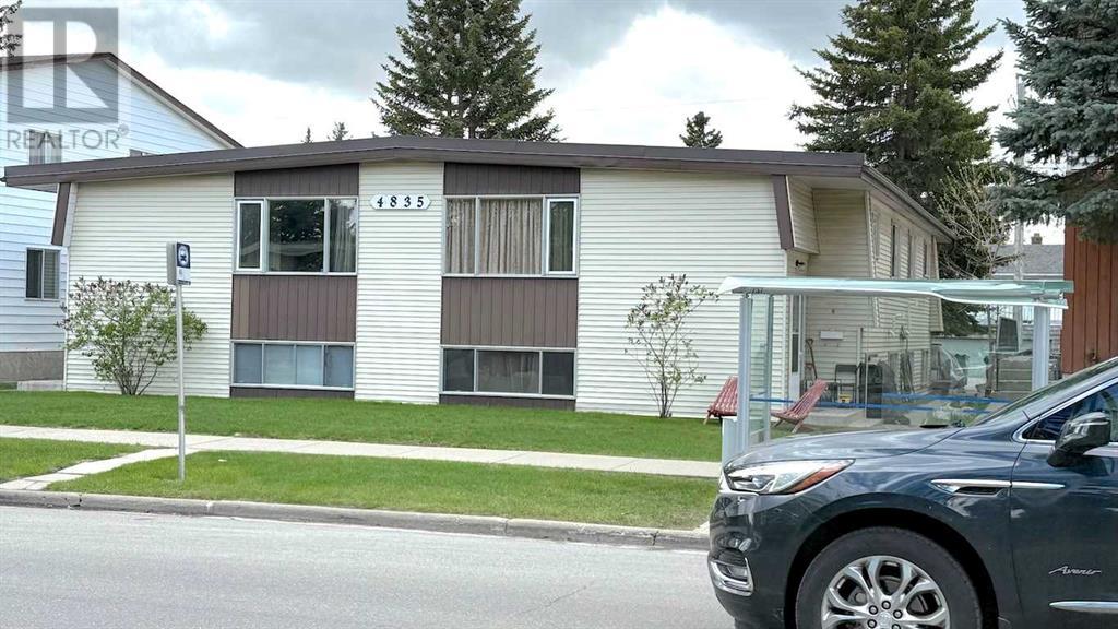 4835 Varsity Drive NW, Calgary, Alberta
