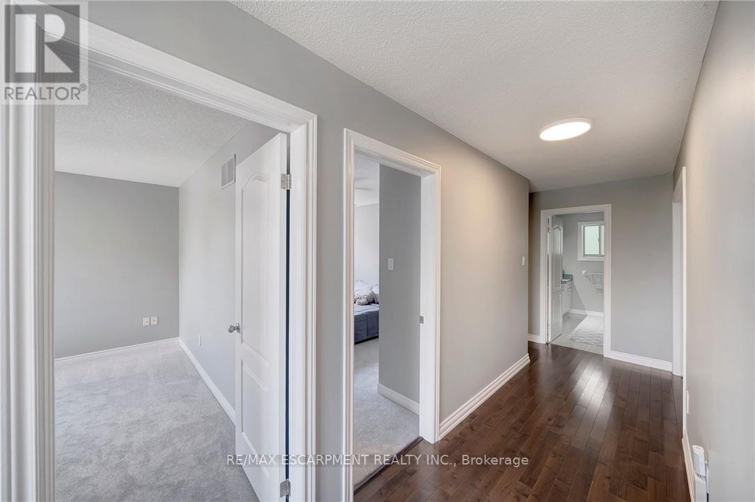 Photo 17 of 786 Upper Horning Road, Hamilton ON