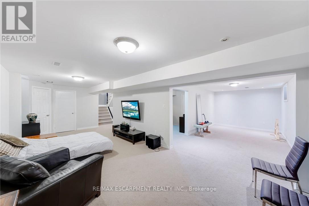 Photo 4 of 786 Upper Horning Road, Hamilton ON