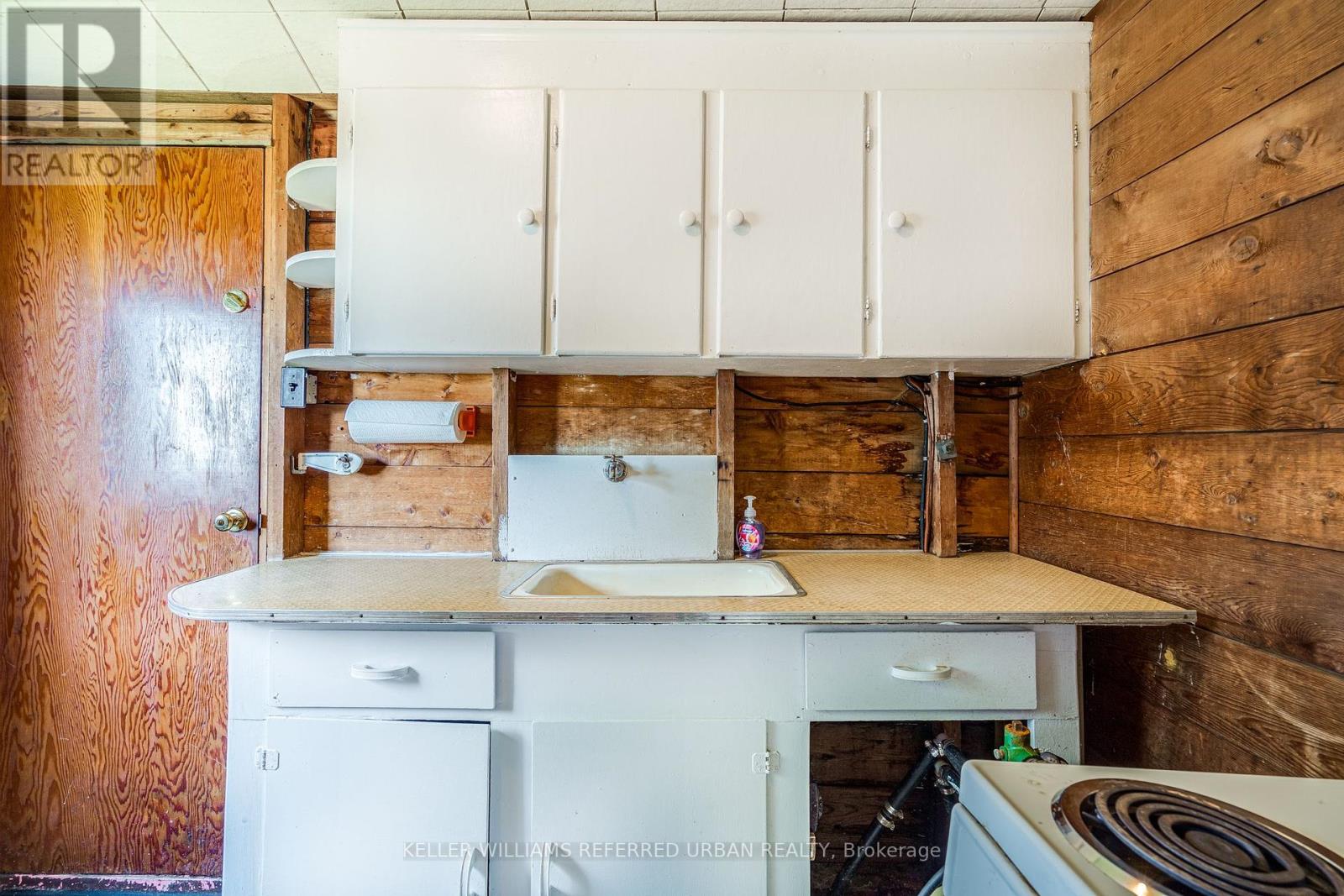 845 LAKESHORE ROAD - 14