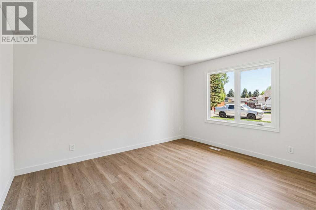 Single Family House Bungalow for Sale in  midridge Close SE Midnapore Calgary 