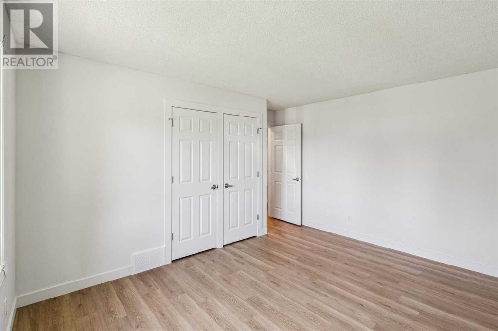Single Family House Bungalow for Sale in  midridge Close SE Midnapore Calgary 