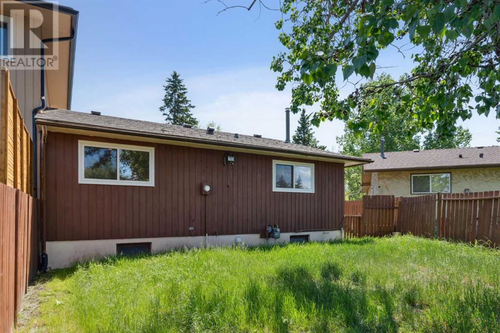 Single Family House Bungalow for Sale in  midridge Close SE Midnapore Calgary 