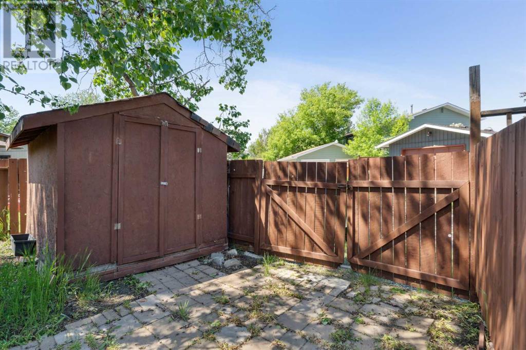 Single Family House Bungalow for Sale in  midridge Close SE Midnapore Calgary 