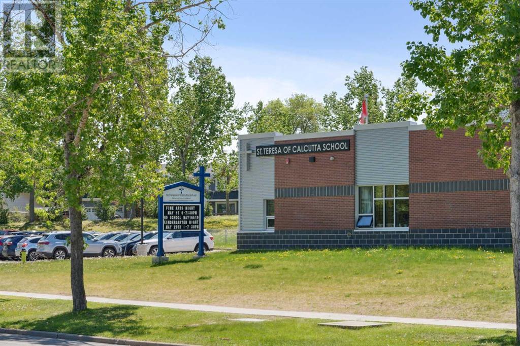 Single Family House Bungalow for Sale in  midridge Close SE Midnapore Calgary 