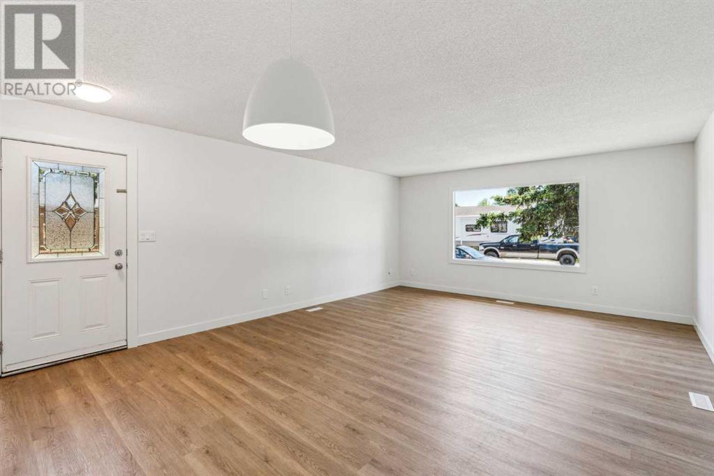 Single Family House Bungalow for Sale in  midridge Close SE Midnapore Calgary 