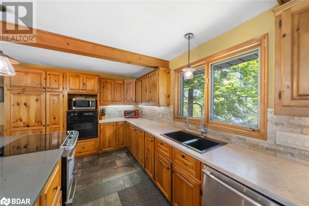 Photo 10 of 3923 Guest Road, Innisfil ON