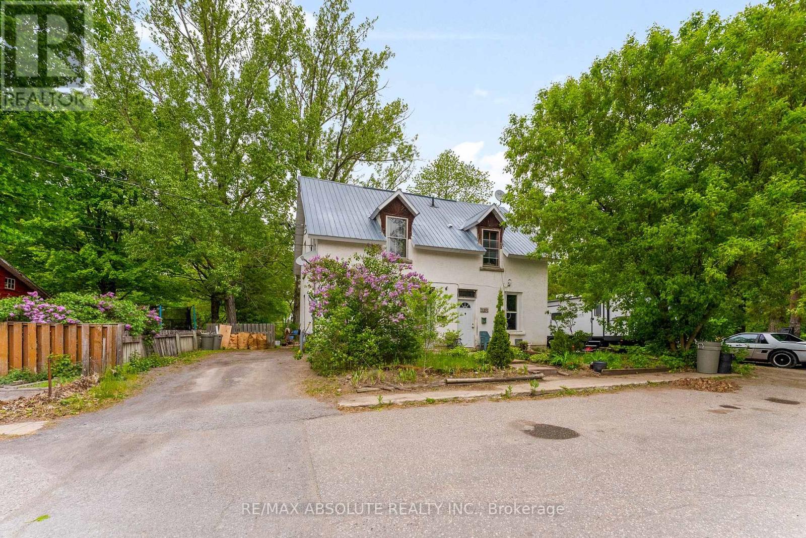 Photo 1 of 11 Lake Street, Arnprior ON