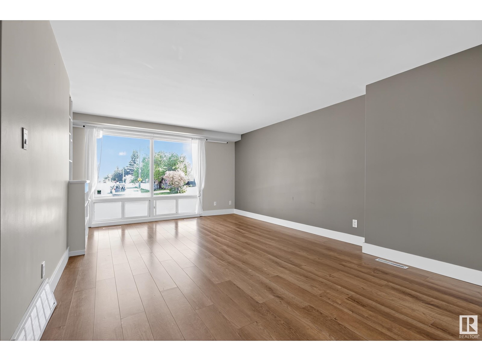 Single Family House for Sale in  &   ST NW Edmonton 