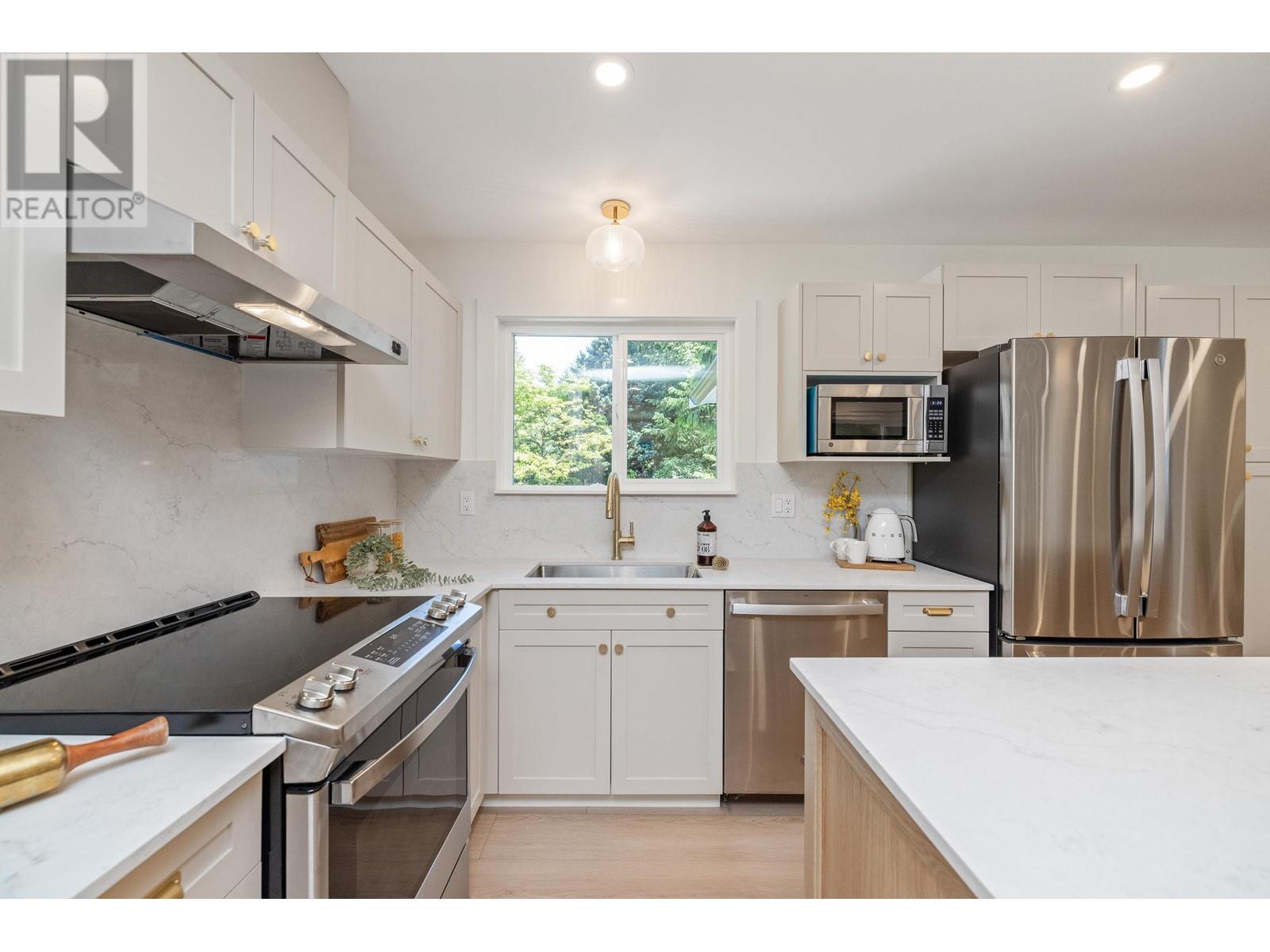 1503 CELESTE CRESCENT, Port Coquitlam real estate listing R3008350