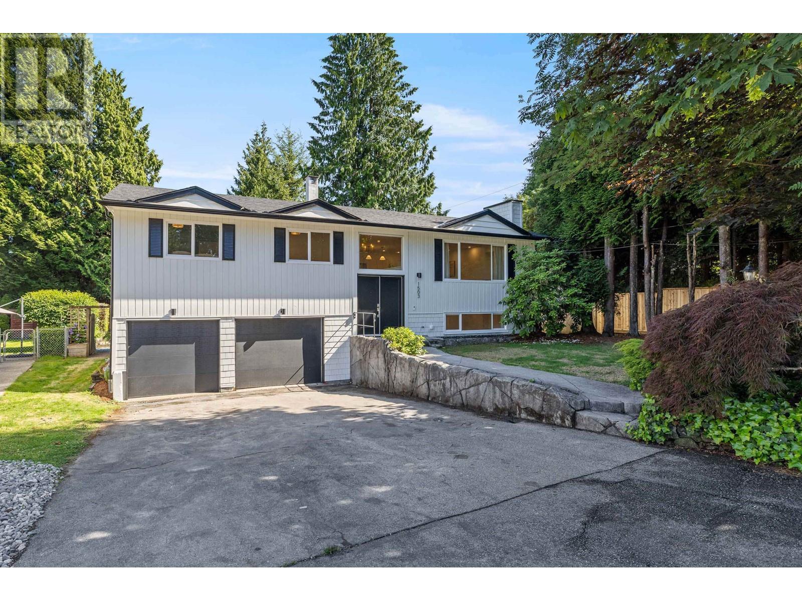 1503 CELESTE CRESCENT, Port Coquitlam real estate listing R3008350