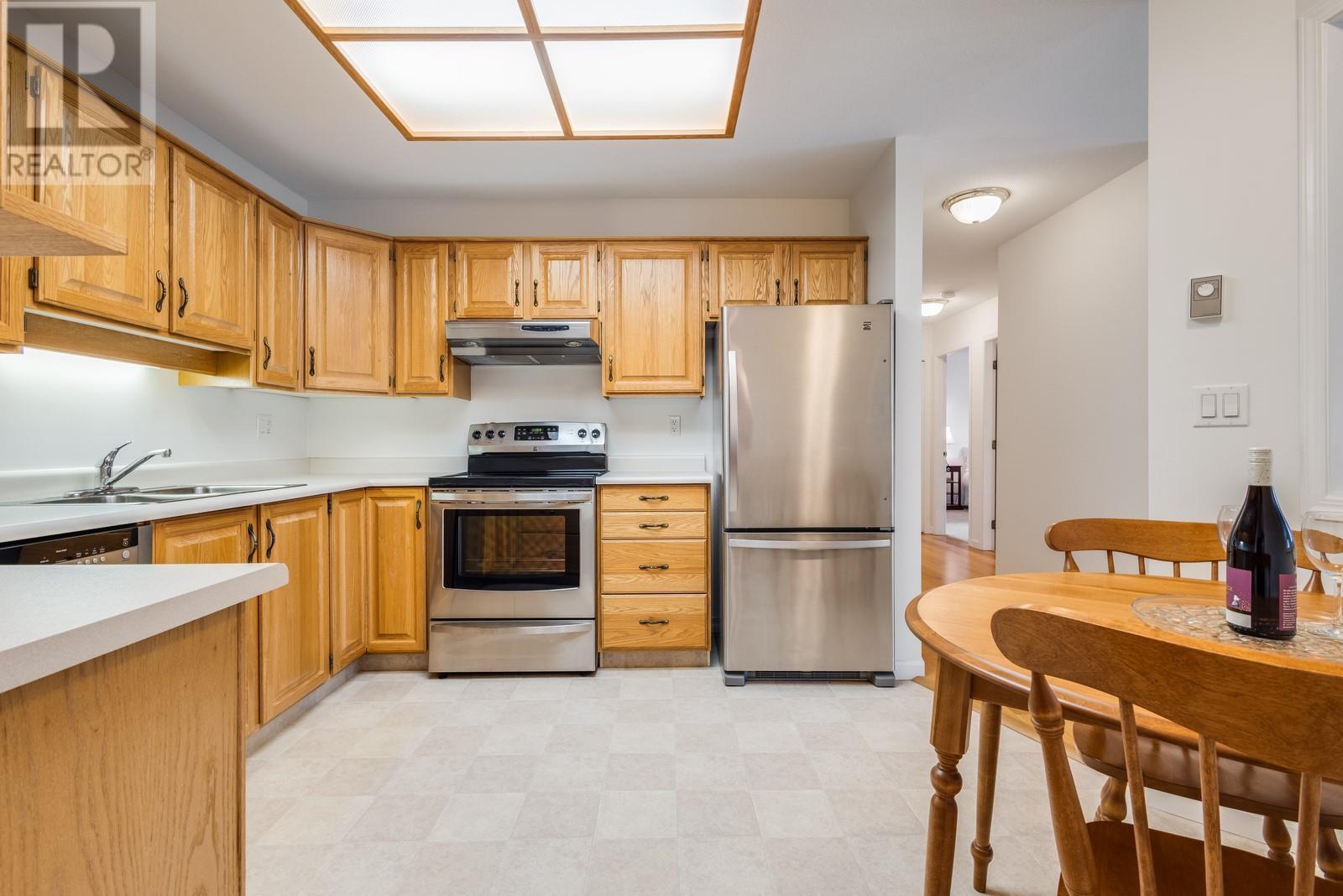 104 945 Lawrence Avenue, Kelowna