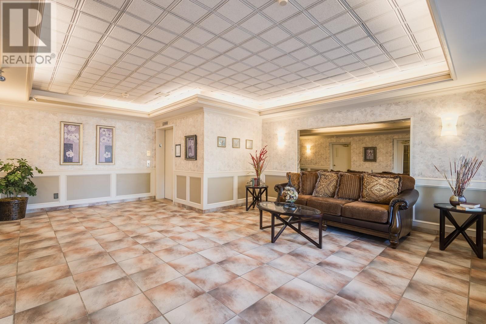 104 945 Lawrence Avenue, Kelowna
