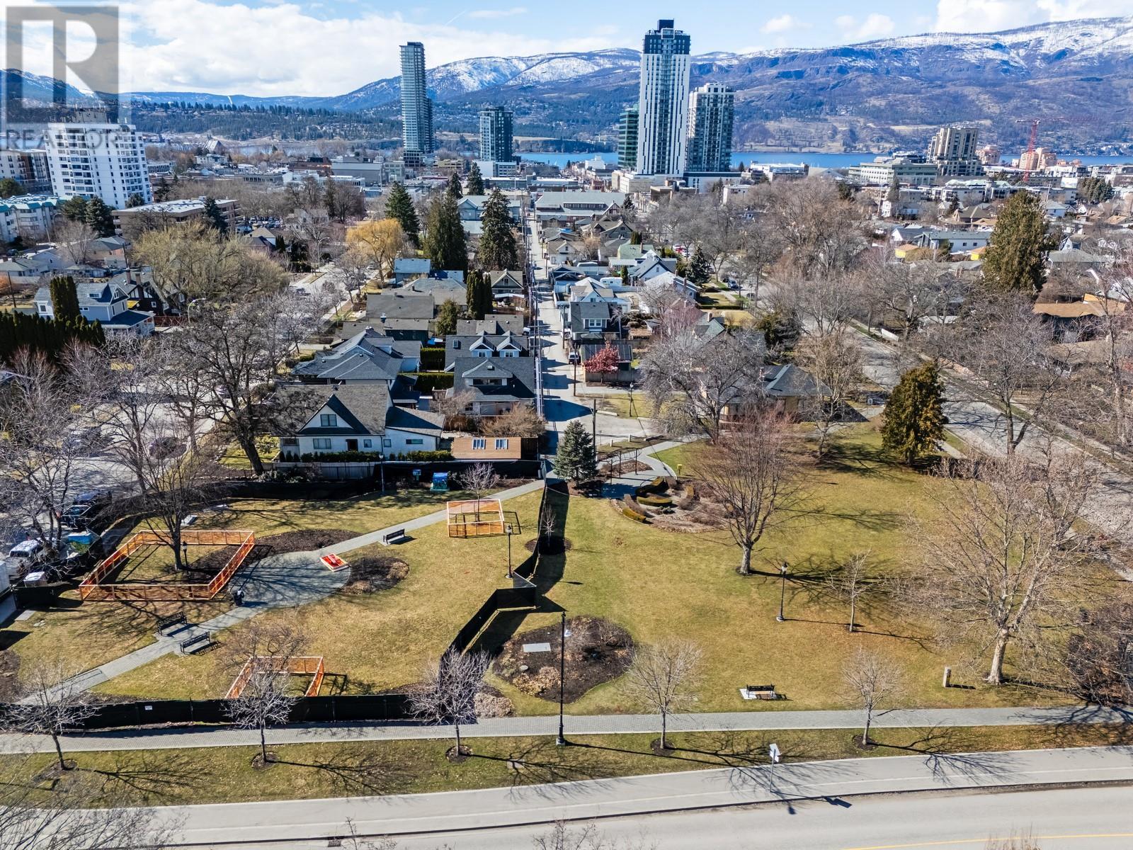 104 945 Lawrence Avenue, Kelowna