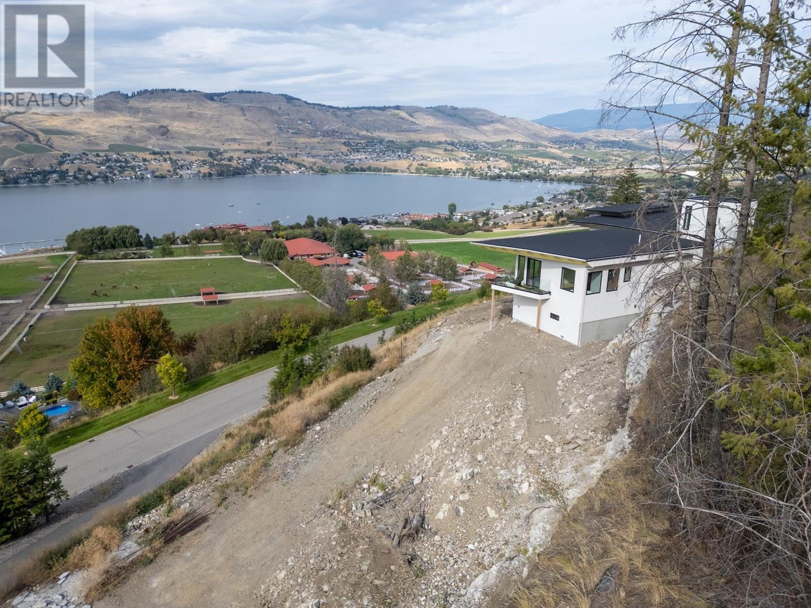 116 Sunset Boulevard, Vernon