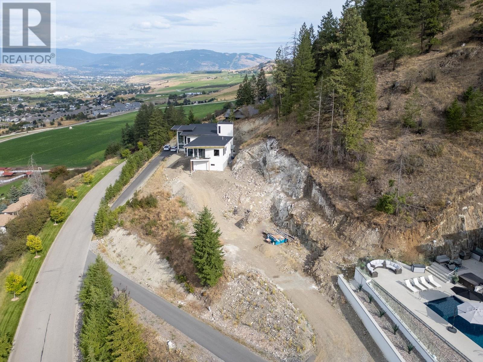 116 Sunset Boulevard, Vernon