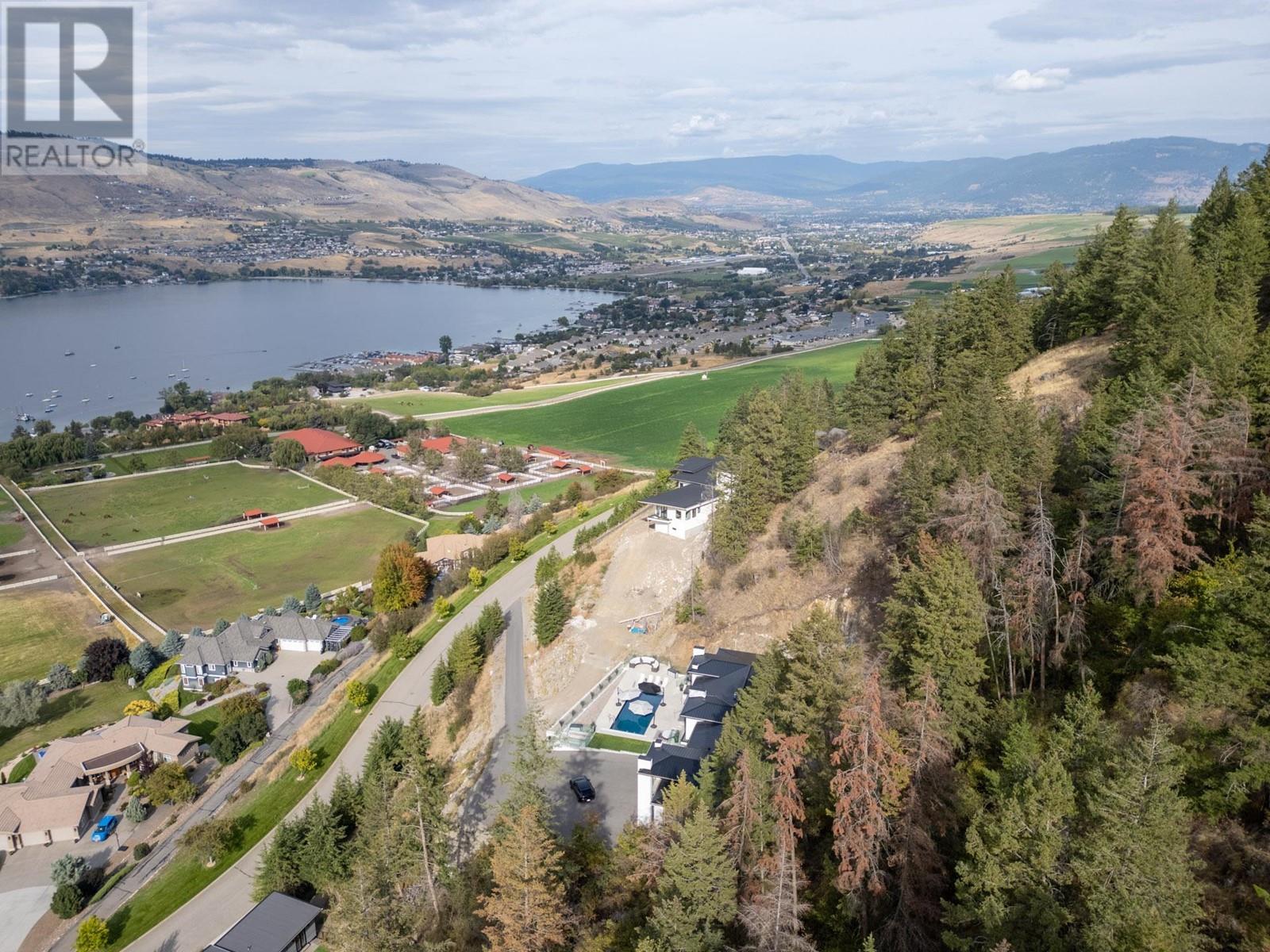 116 Sunset Boulevard, Vernon
