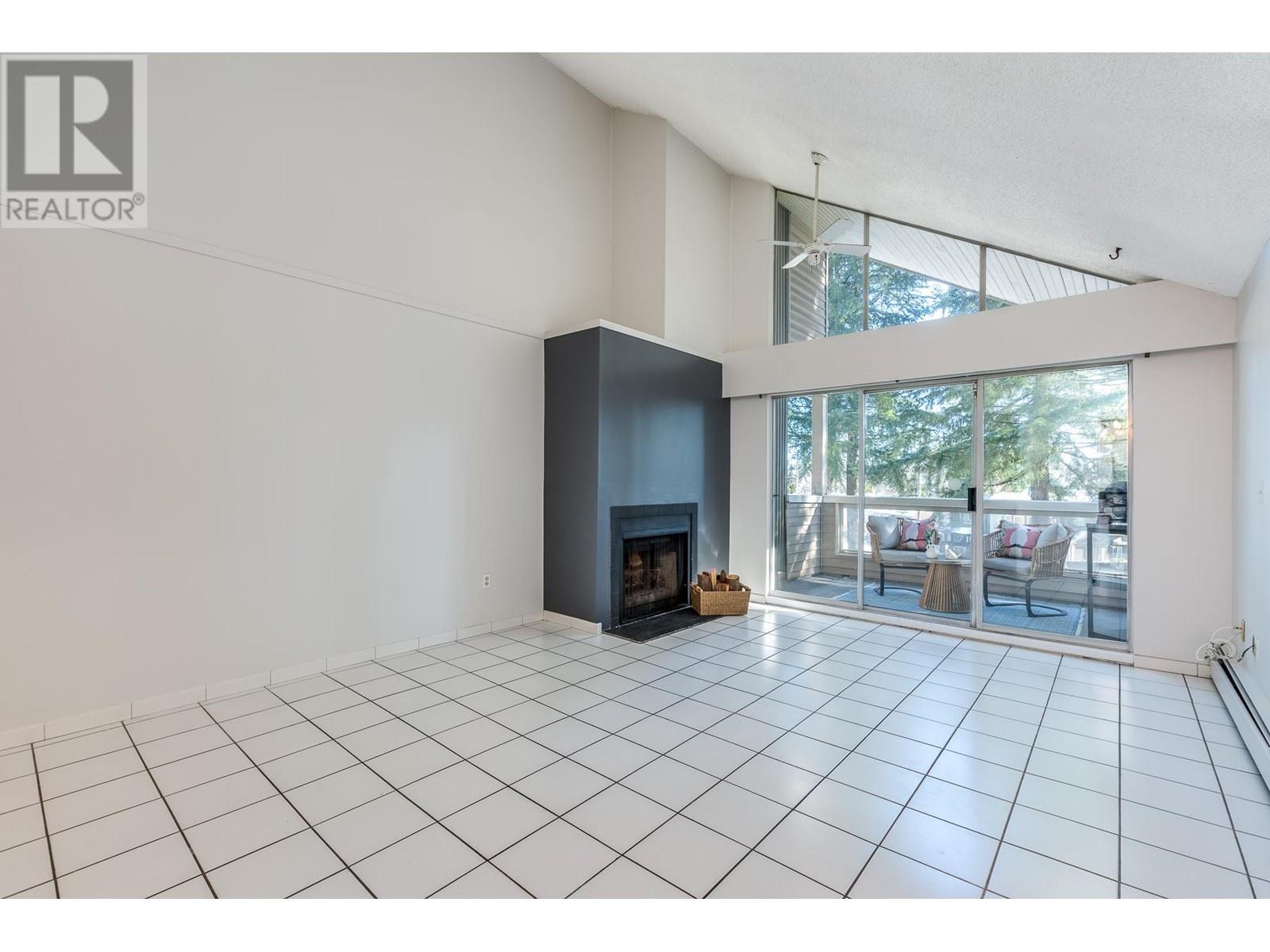 Photo 3 of 302 932 Robinson Street, Coquitlam BC