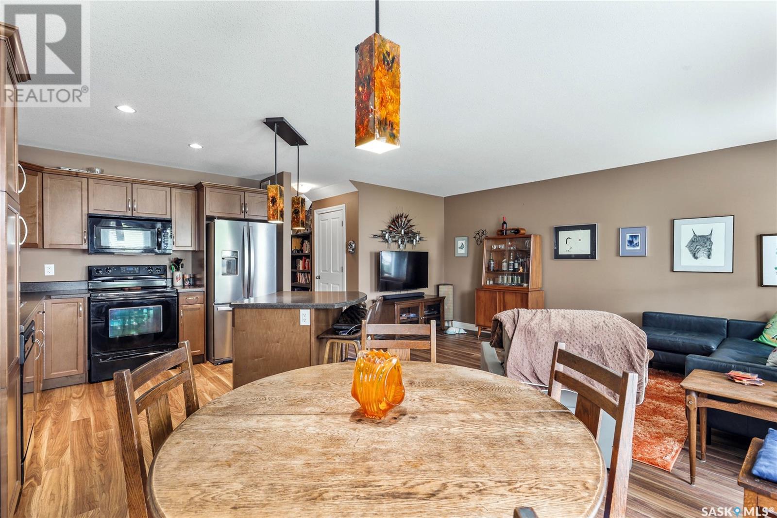 Single Family House 2 Level for Sale in  Connaught STREET Regina 