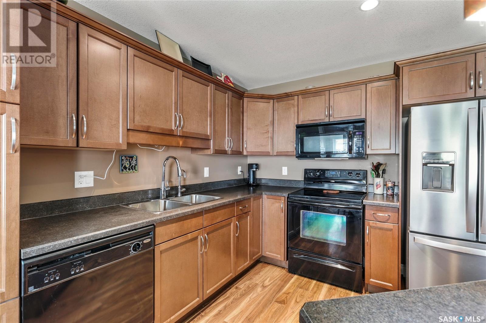 Single Family House 2 Level for Sale in  Connaught STREET Regina 