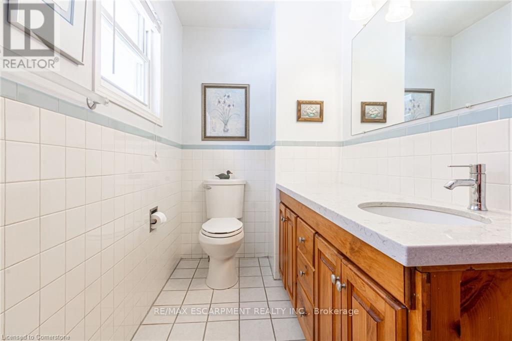 Photo 21 of 5086 Walkers Line, Burlington ON