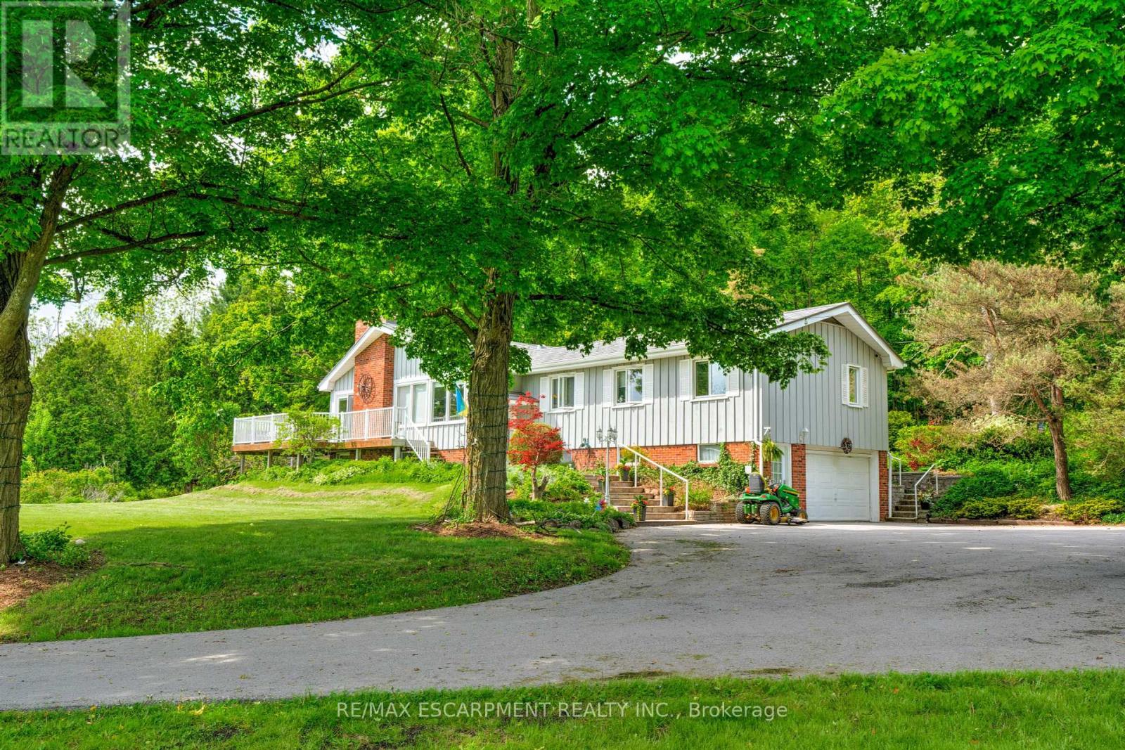Photo 36 of 5086 Walkers Line, Burlington ON