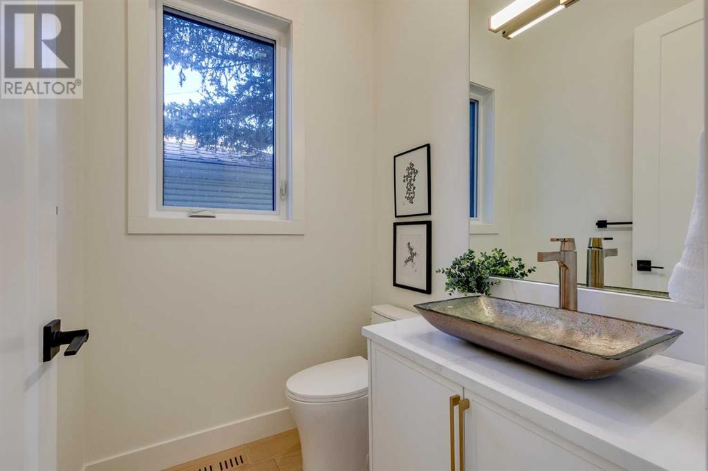 Single Family House for Sale in   Avenue NW Parkdale Calgary 