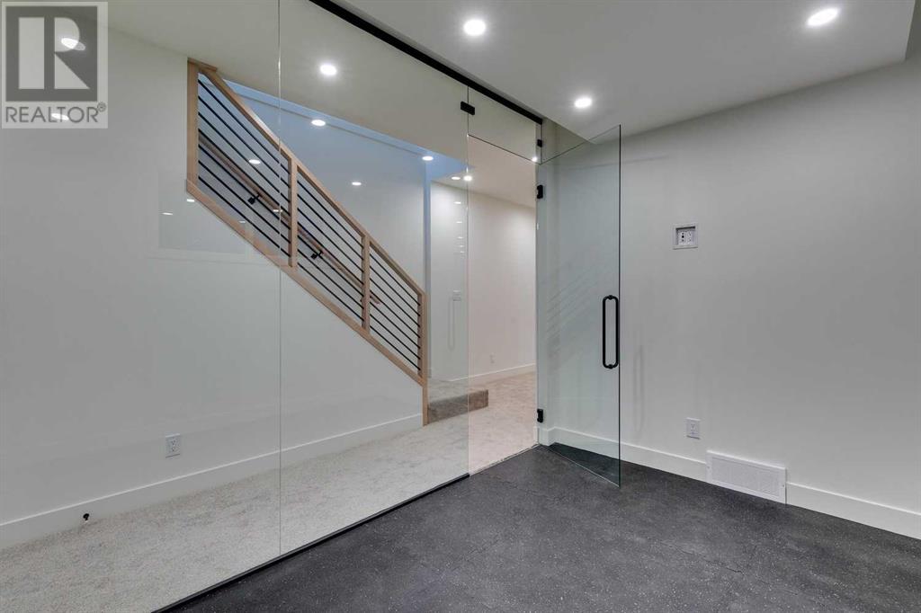 Single Family House for Sale in   Avenue NW Parkdale Calgary 