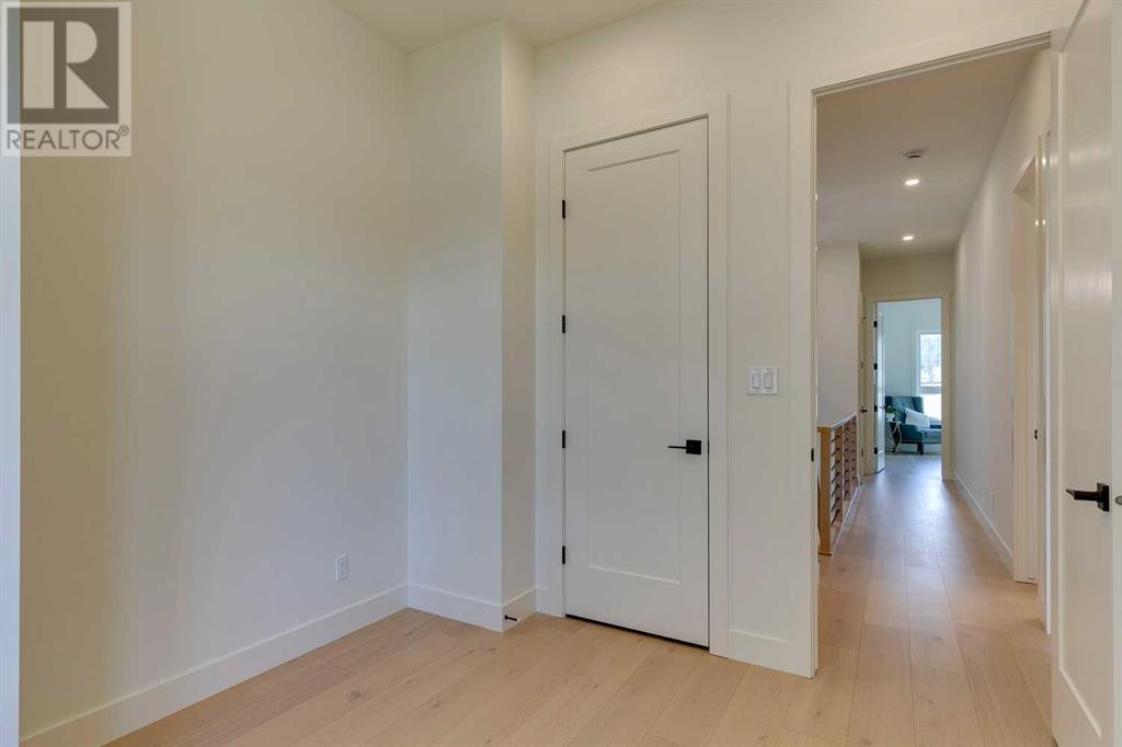 Single Family House for Sale in   Avenue NW Parkdale Calgary 