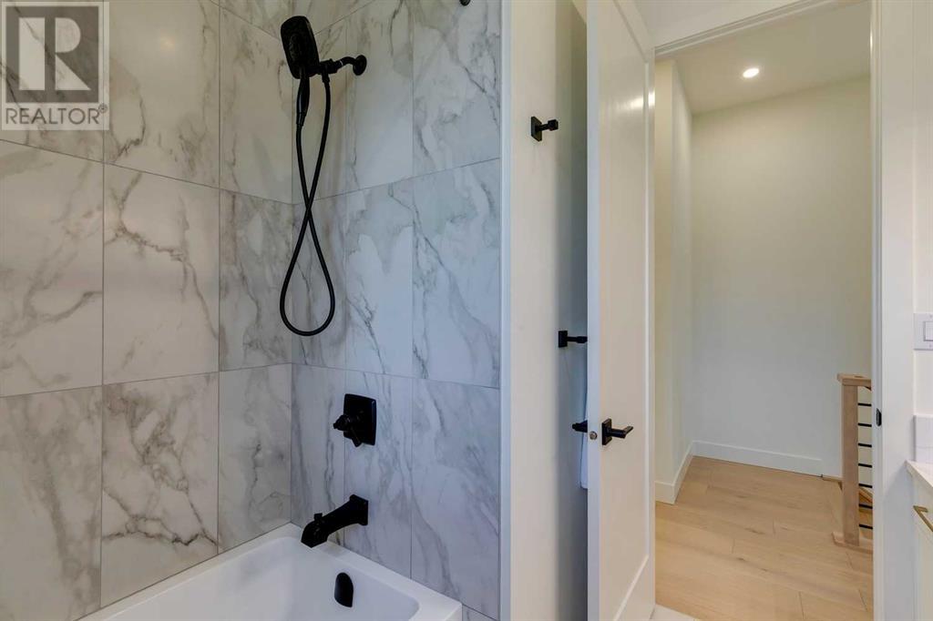 Single Family House for Sale in   Avenue NW Parkdale Calgary 