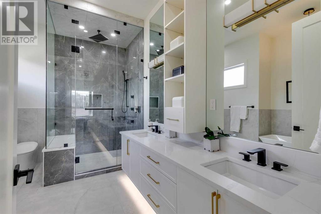 Single Family House for Sale in   Avenue NW Parkdale Calgary 