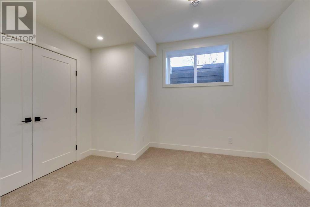 Single Family House for Sale in   Avenue NW Parkdale Calgary 
