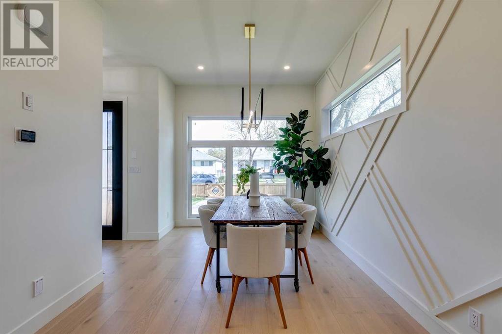 Single Family House for Sale in   Avenue NW Parkdale Calgary 