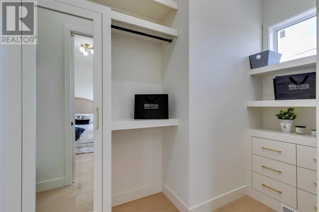 Single Family House for Sale in   Avenue NW Parkdale Calgary 