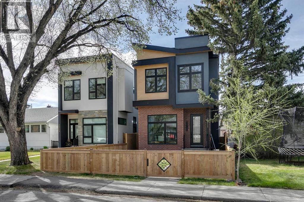 Single Family House for Sale in   Avenue NW Parkdale Calgary 