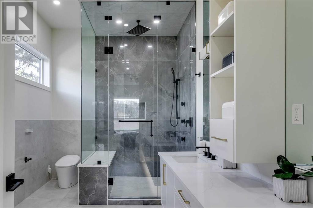 Single Family House for Sale in   Avenue NW Parkdale Calgary 