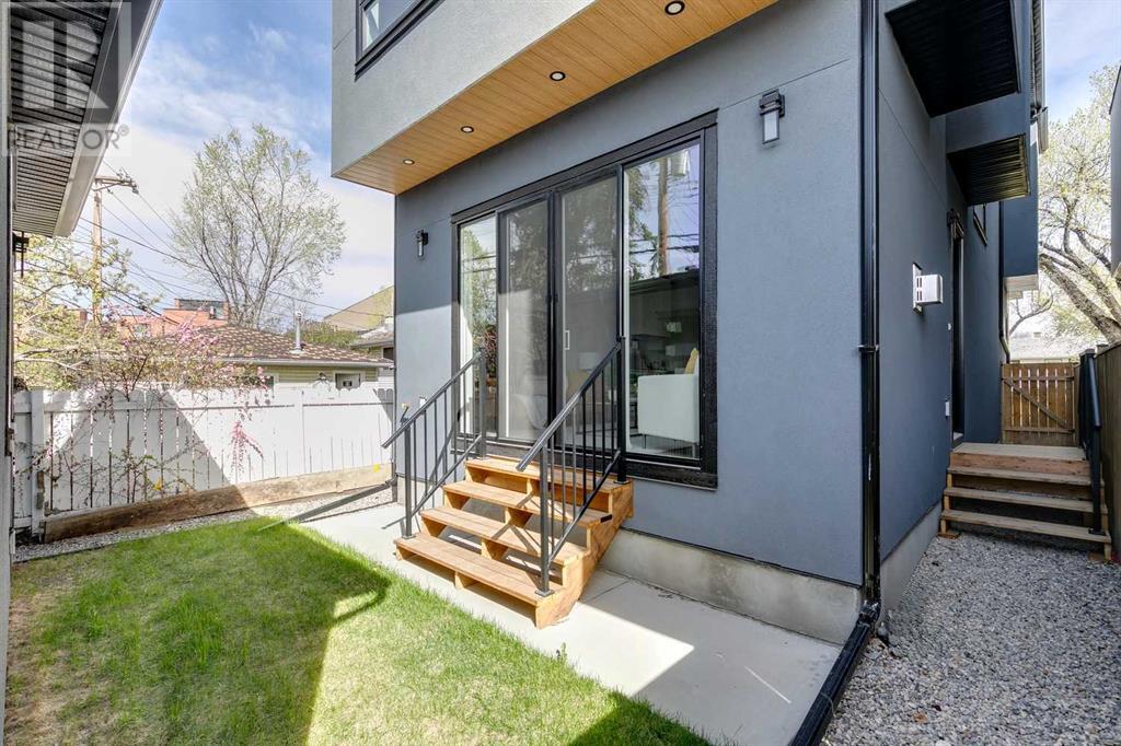 Single Family House for Sale in   Avenue NW Parkdale Calgary 
