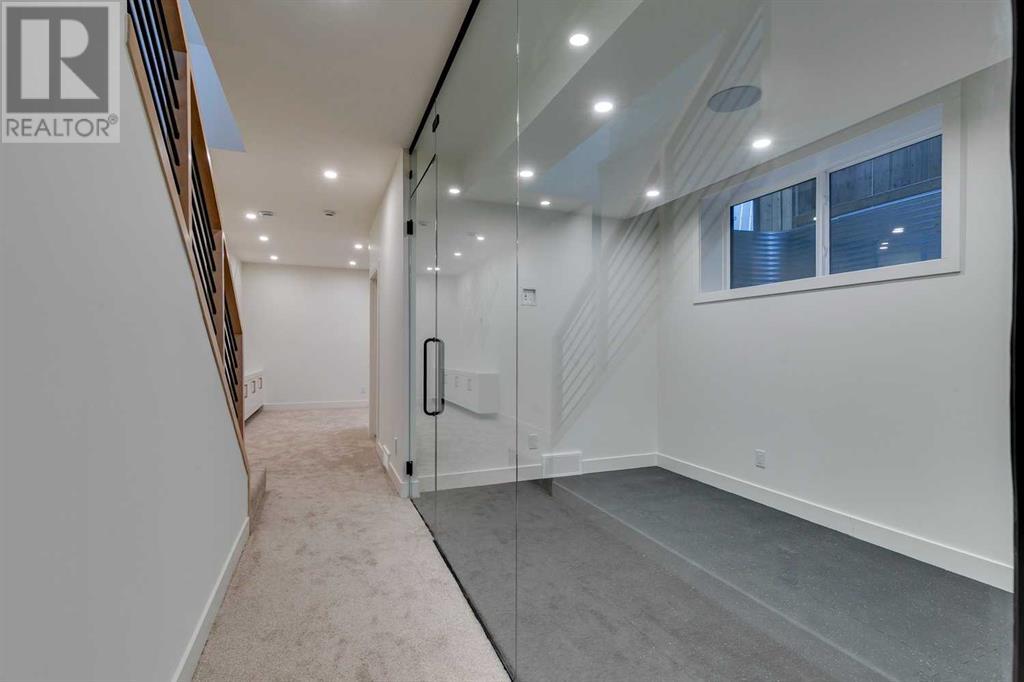 Single Family House for Sale in   Avenue NW Parkdale Calgary 
