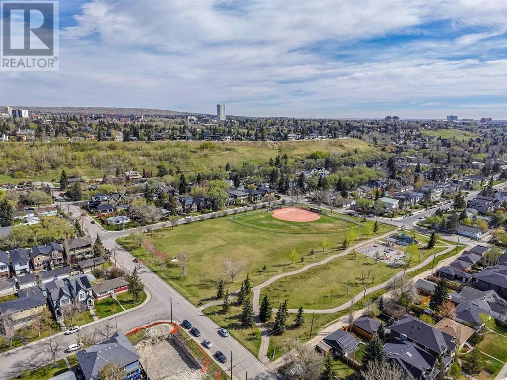 Single Family House for Sale in   Avenue NW Parkdale Calgary 