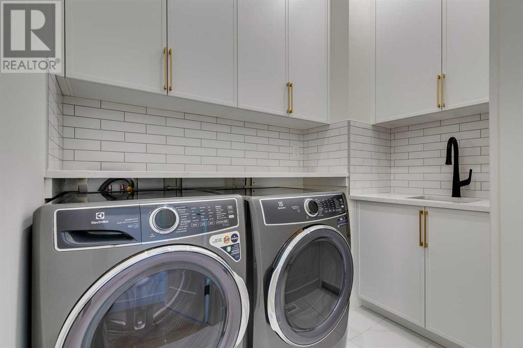 Single Family House for Sale in   Avenue NW Parkdale Calgary 