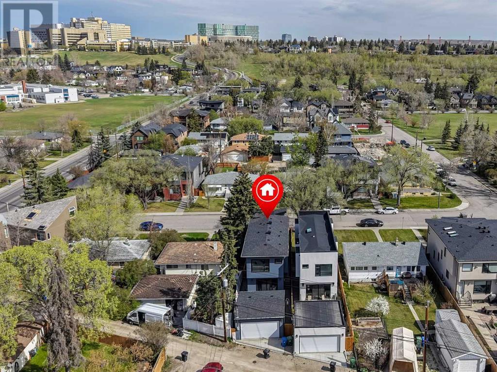 Single Family House for Sale in   Avenue NW Parkdale Calgary 