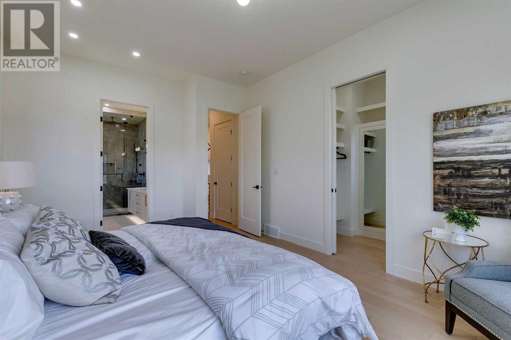 Single Family House for Sale in   Avenue NW Parkdale Calgary 