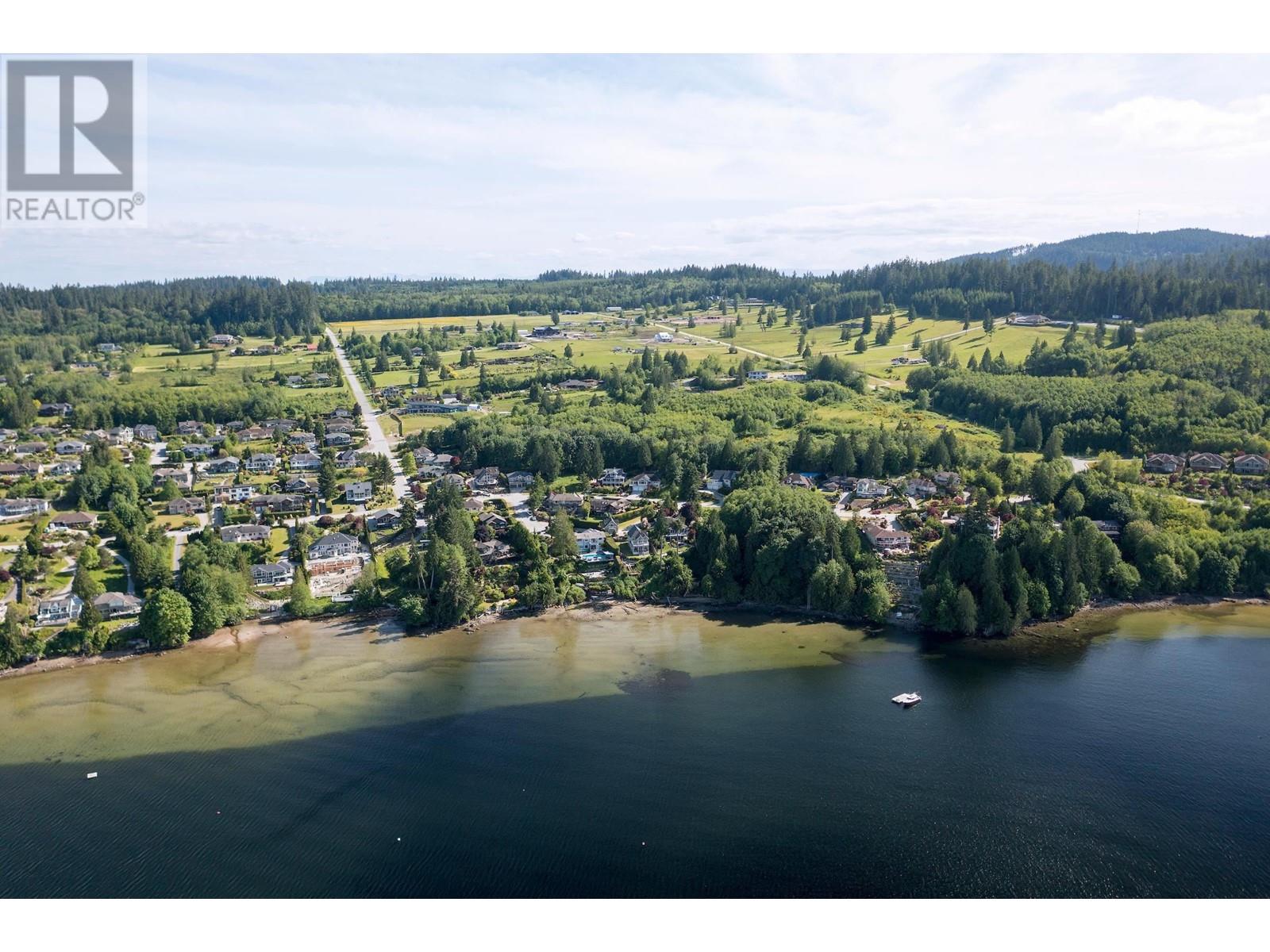 6569 N GALE AVENUE, Sechelt