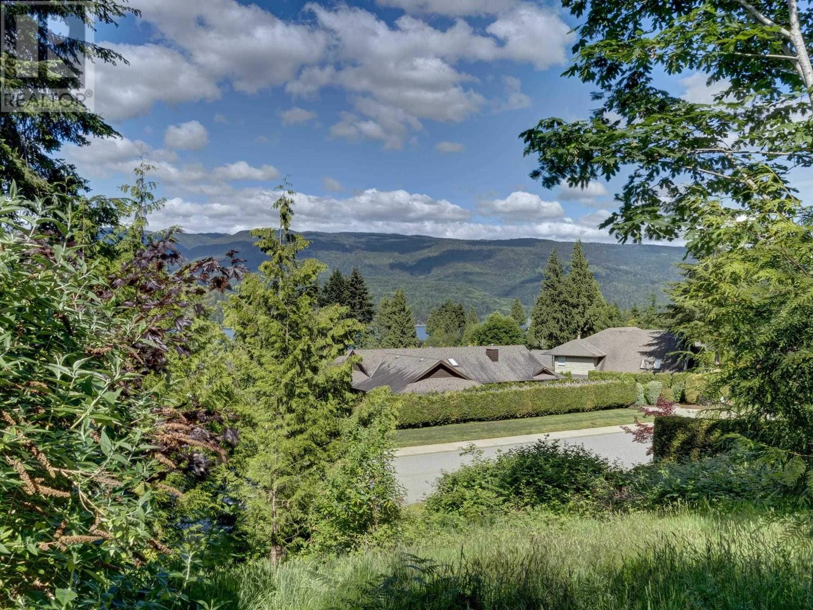 6569 N GALE AVENUE, Sechelt