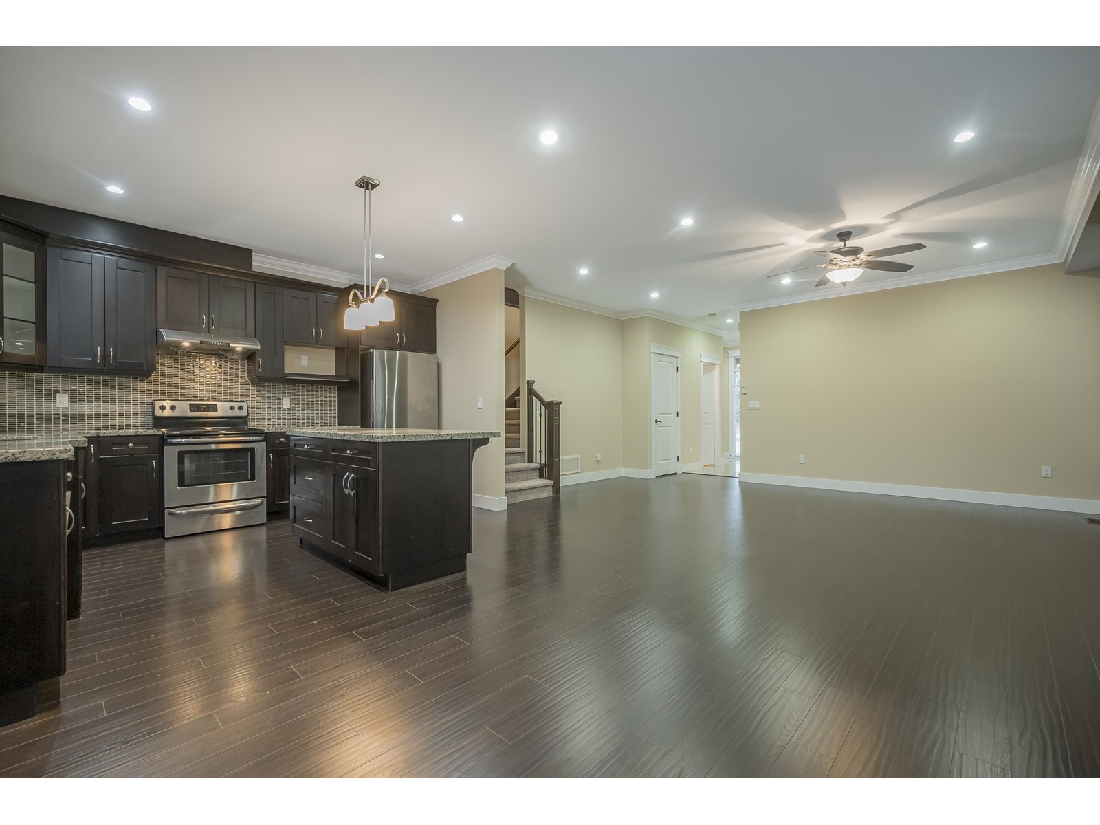 Photo 8 of 19593 72 Avenue, Surrey BC